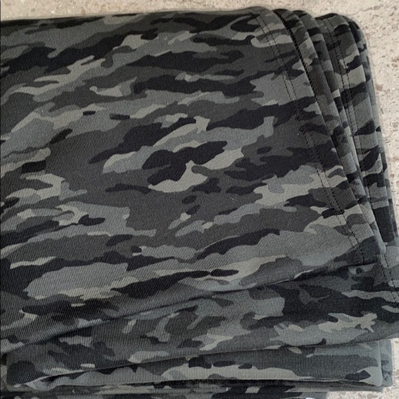 LAST ONE: Lululemon Camo Vinyasa Scarf - Picture 5 of 11